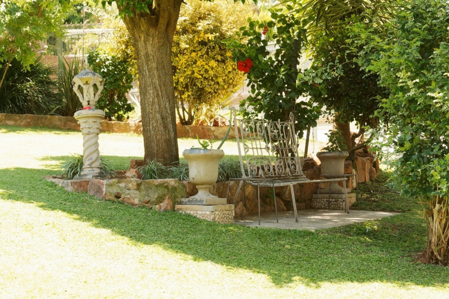 5 Bedroom Property for Sale in Wilkoppies North West